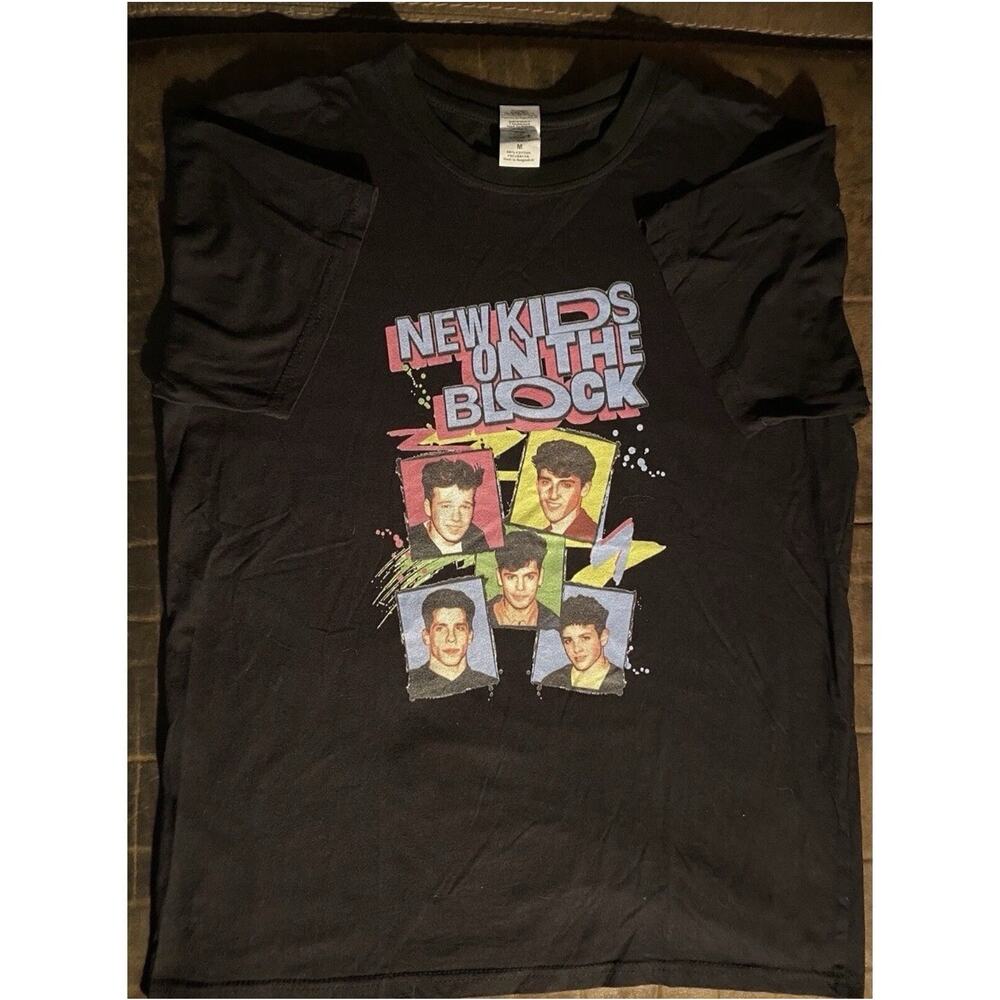 Gildan Soft Style Size Med New Kids On The Block Black Graphic T-Shirt - Picture 3 of 8